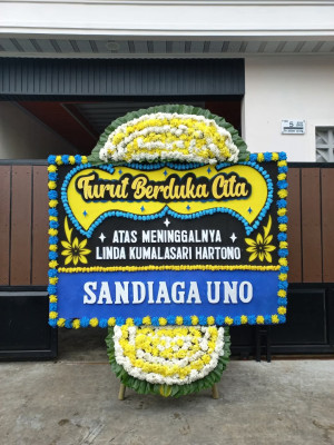Papan Bunga Duka di Candi Laras Utara